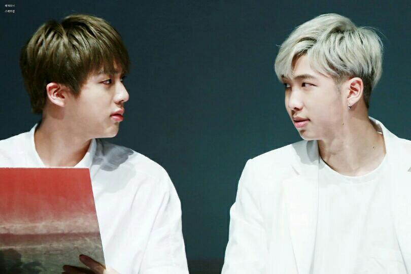 elano_tsy's tweet photo. Love namjin #mamih #papih #namjin #BTSBBMAs https://t.co/zVsliaTisW
