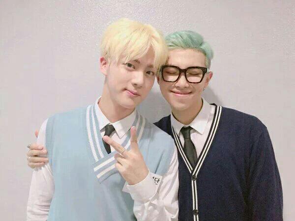 elano_tsy's tweet photo. Love namjin #mamih #papih #namjin #BTSBBMAs https://t.co/zVsliaTisW