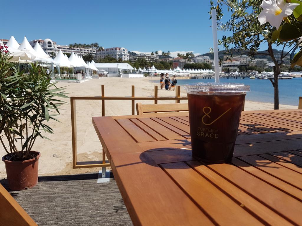 PatrickDirector's tweet photo. This is why the American Pavilion is the best...cold brew #Cannes https://t.co/UdCDieLRo4