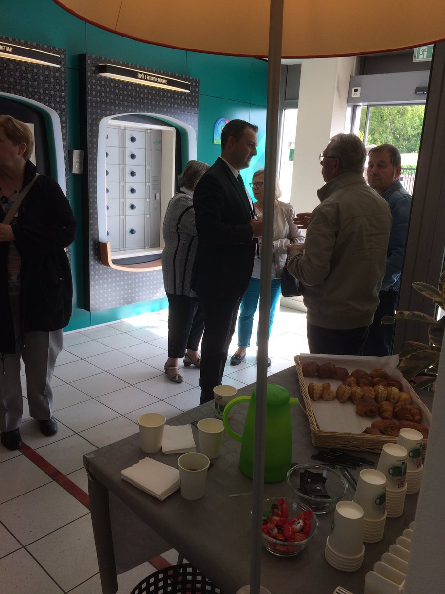 silverleg74's tweet photo. Café des voisins sur l'Agence d'Arques. https://t.co/VqcLhsDyGz