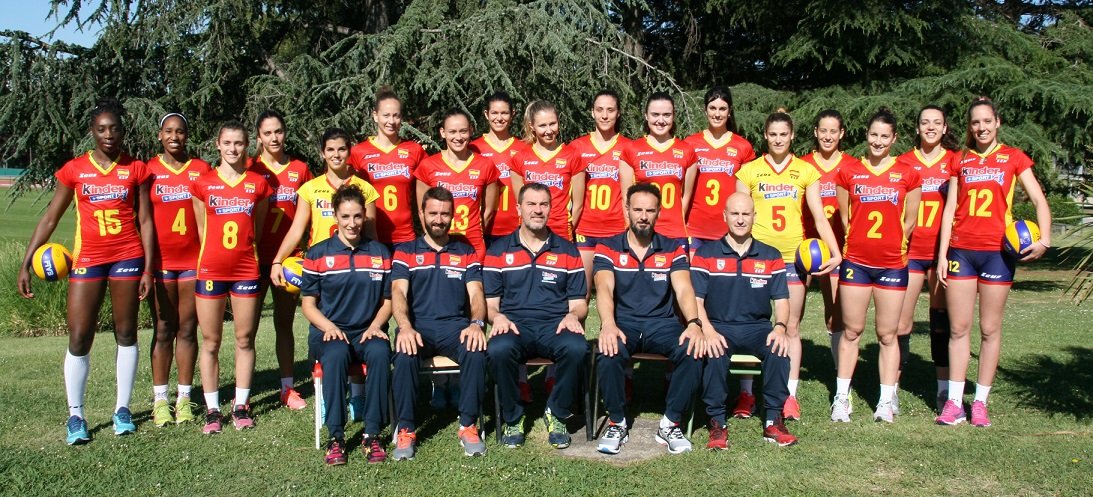 Las @VoleyFemAbs 2017 <a href="/RFEVB/">Real Federación Española de Voleibol</a> @myd_csd <a href="/zeus_sport/">ZEUS SPORT</a> <a href="/KinderSportES/">Kinder + Sport ES</a> @LaLiga4Sports