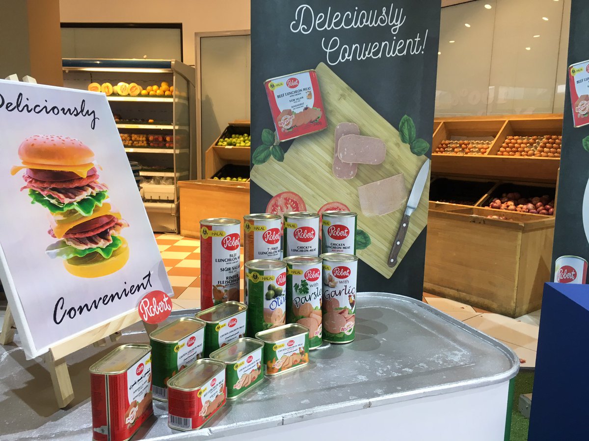 stopcmv's tweet photo. It's the day of #Robert at the #FishnMeatFest
Drop by between 4-6PM and 8-10PM today and tomorrow to try out something unique by #Robert 😋 https://t.co/gZ2mcFSfjH