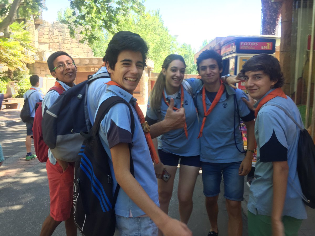 Caimanes284's tweet photo. Ya hemos llegado al parque de atracciones!! 🎢 https://t.co/QHHqQLc4oq