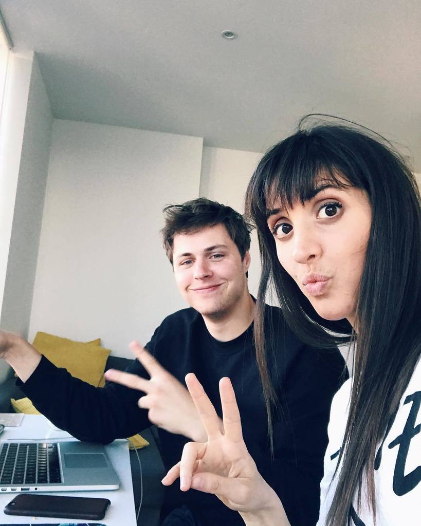 grumpystartups's tweet image. Those selfies where one person looks ok and the other one squashed 😂🙈 #selfie #startup #teamwork #peacesign #duckf… ift.tt/2rCB9Wc