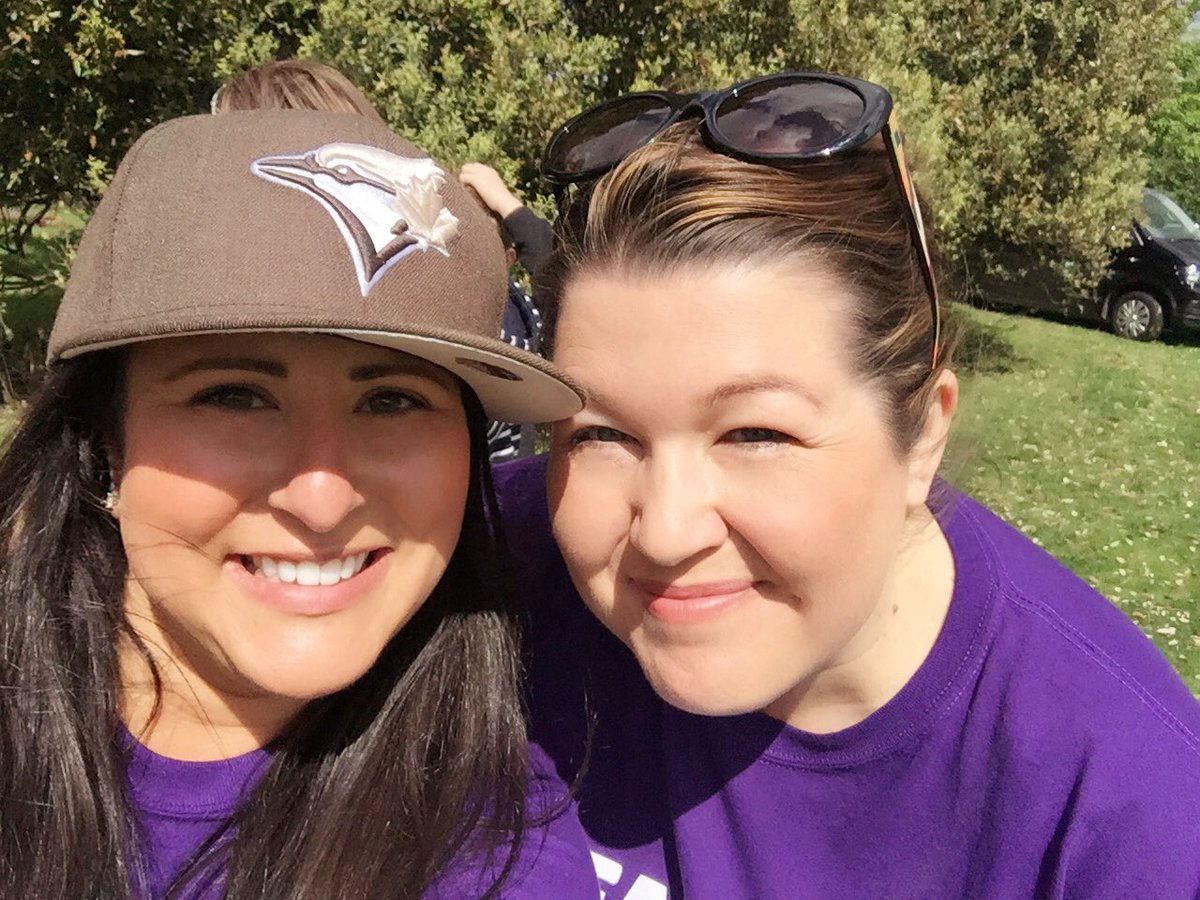 integrativpsych's tweet photo. Such an amazing atmosphere today at @walkforwards w/ passionate @withoutstigma colleagues. #GoTeam @ShepherdHouse2! https://t.co/dXUX6HTrBx https://t.co/hc7IqONuBJ
