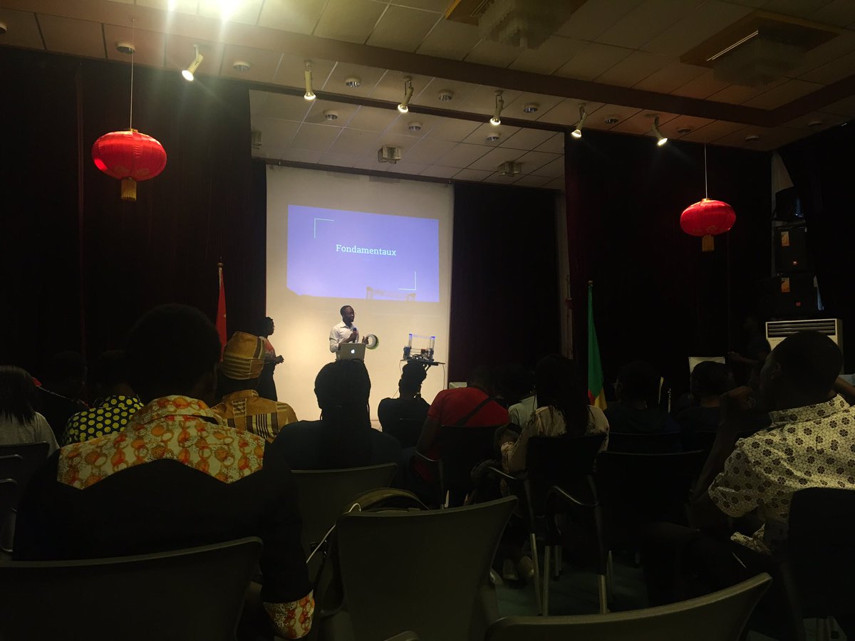 pkumako's tweet photo. Impression 3D avec Rachid ALI de @khlulatechwin #womentechmakers #makers #iwd17 #wasexo #team229 #tech #GirlsInICT https://t.co/sFsfqq5Ztq