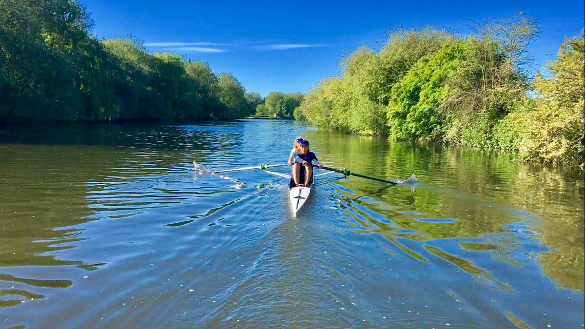 J_A_Kirkwood's tweet image. This is how the day started... how did it end up so nasty now?! 🙈 #ouwbc #rowing