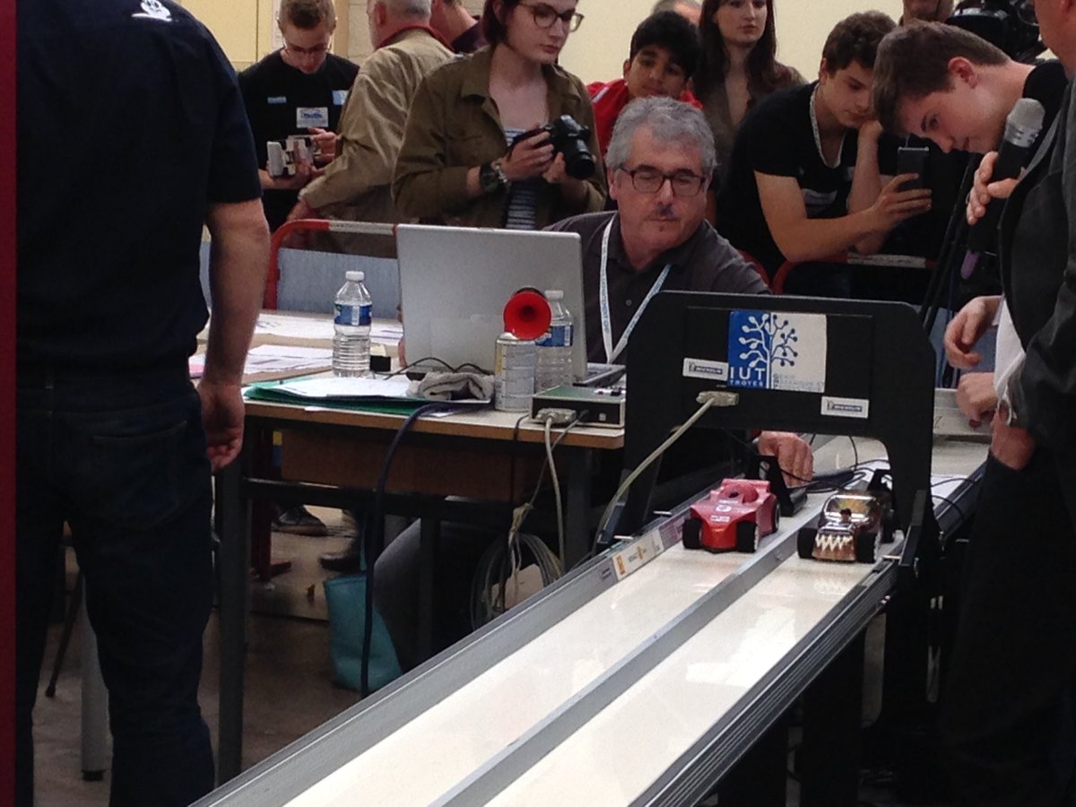 AJussiaume's tweet photo. Grosse ambiance à @IutTroyes pour course en cours @universitereims https://t.co/KYOdR6uuO2