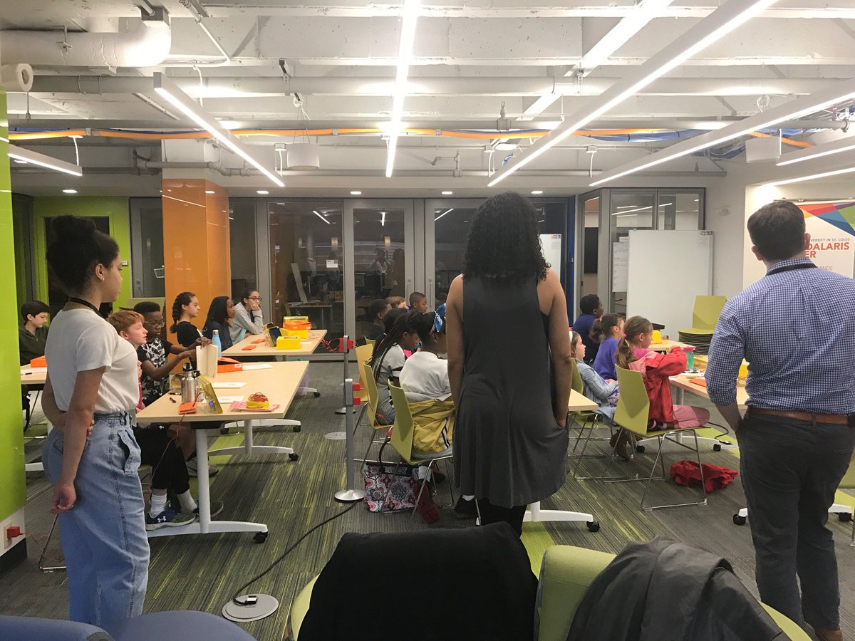 createaLOOP's tweet photo. Today our club that meets at @WUSTL are learning about algorithms! #LearnMakePlay https://t.co/XBopLAJKoO