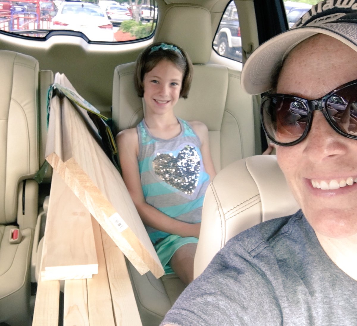 MsRosie_library's tweet image. Getting ready to build one last project for our #makerspace grand opening. ❤️🛠⚙️ #kidengineering #MadebyPSES @bcsdschools @psesteamcoach