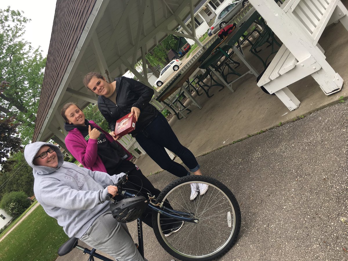 CommunitiesONHS's tweet photo. BikeOsh excitement at the white gazebo corner of S. Park and Georgia! Stop #13 https://t.co/vAGVVjncDY