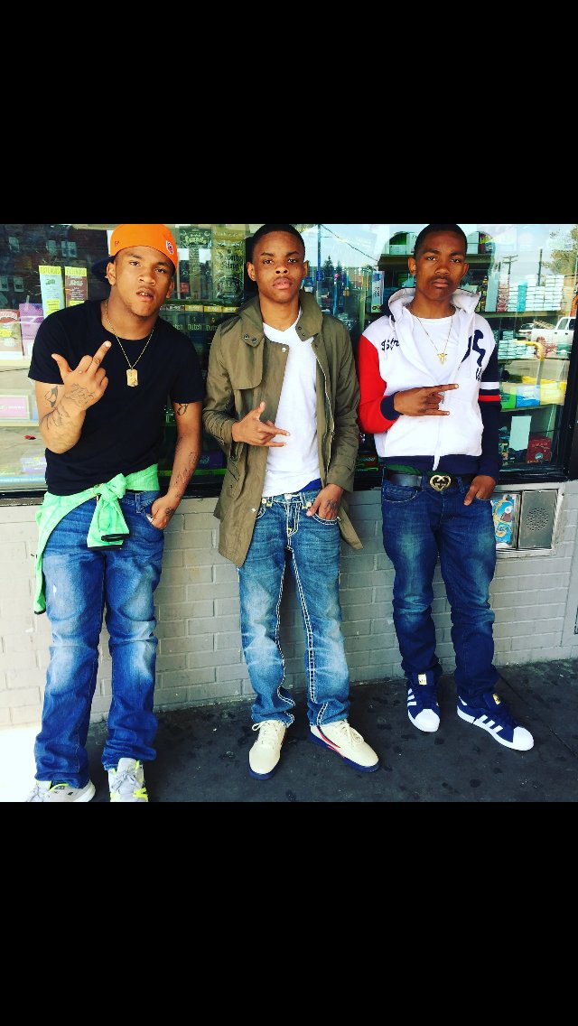 YBG_Tay's tweet photo. my lor partner caught another Case #FreeLARRYB ๐ Dumbest Pethunee ๐๐๐ฏ https://t.co/qdOZomisTW