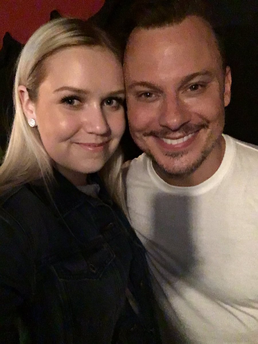 SolleHolgersson's tweet photo. Man kan ju nästan tro att det är jag som stått på scen och inte Magnus Carlsson. Är ju blankare än en nypolerad bil https://t.co/Rb4JLMzwNX