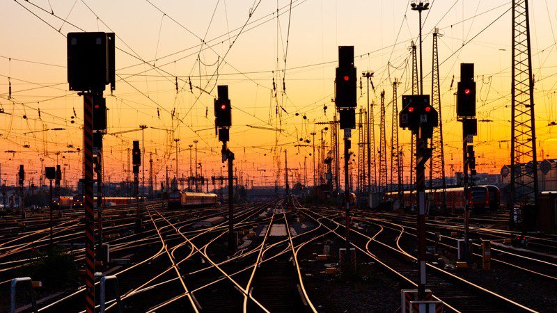 feedmaza's tweet photo. Top 10 Countries With Largest Railway Networks https://t.co/hKnSnWJ6VX #World #busiest_rail_network_in_the_world https://t.co/omtwlGKGXR
