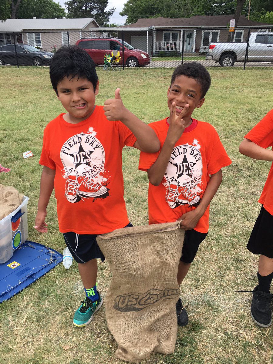 Teacher4Legacy's tweet photo. Field Day fun!!! #deslearning https://t.co/x3ts6FF4Sn