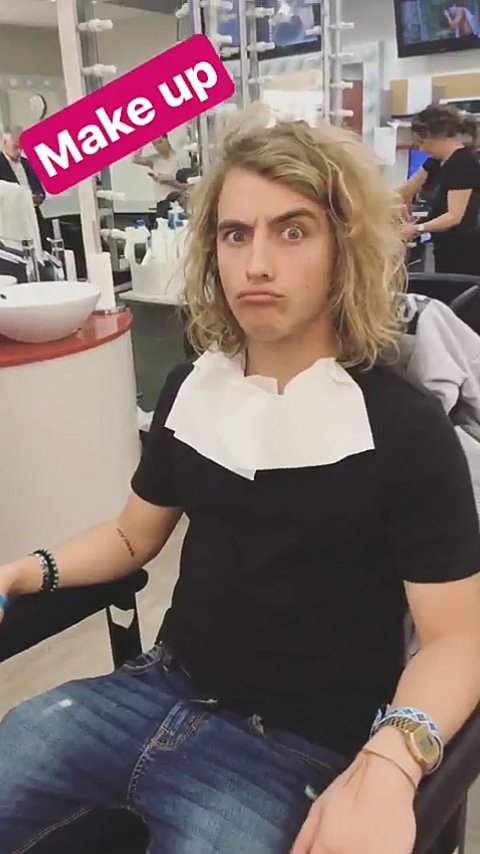manelmydream's tweet photo. Epic duck face ever by @ManelNMusic JAJAJA 💞💞 https://t.co/cujv0DNCSC