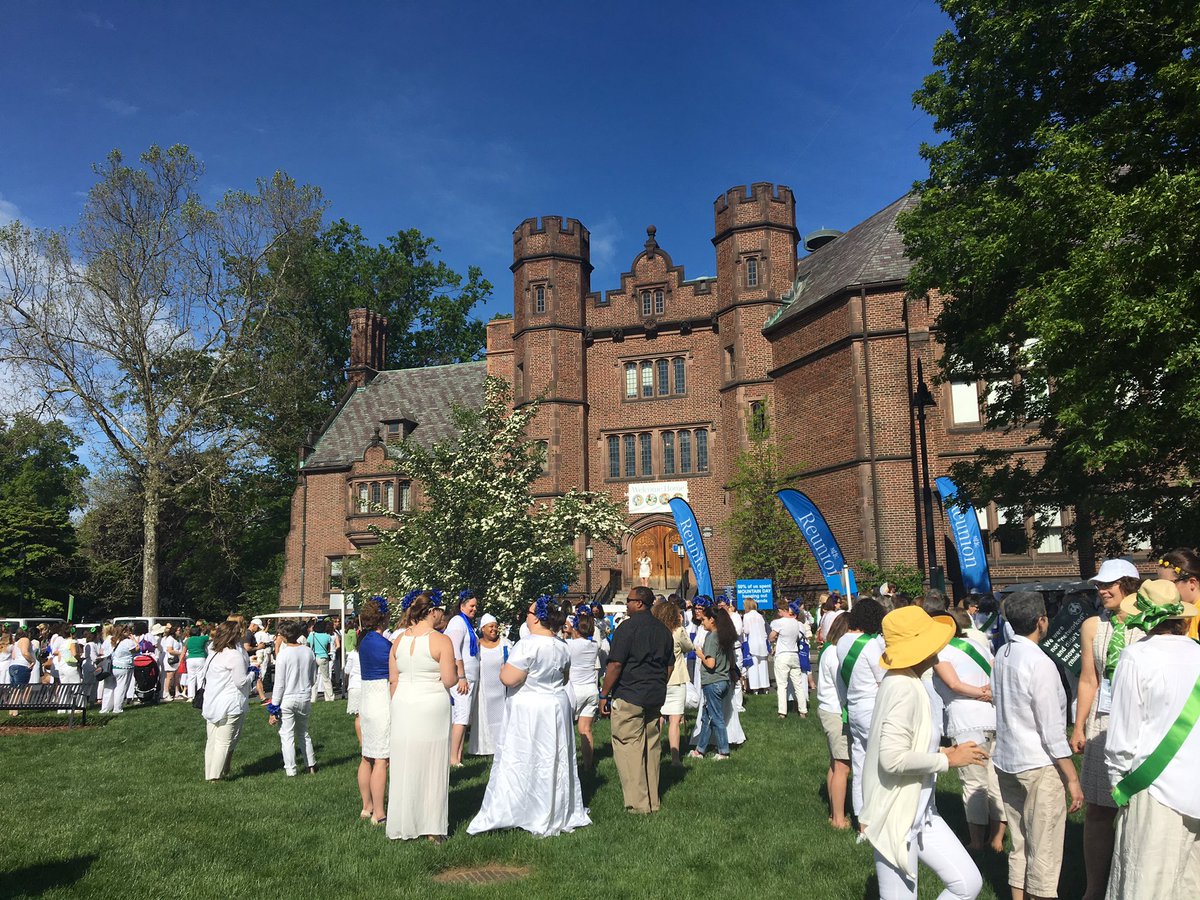 cbalotescu's tweet photo. Congratulations @aamhc + @mtholyoke for nurturing incredible alumnae engagement, volunteering and giving. #MHCReunion #womenlead https://t.co/4pG0qaJYK1