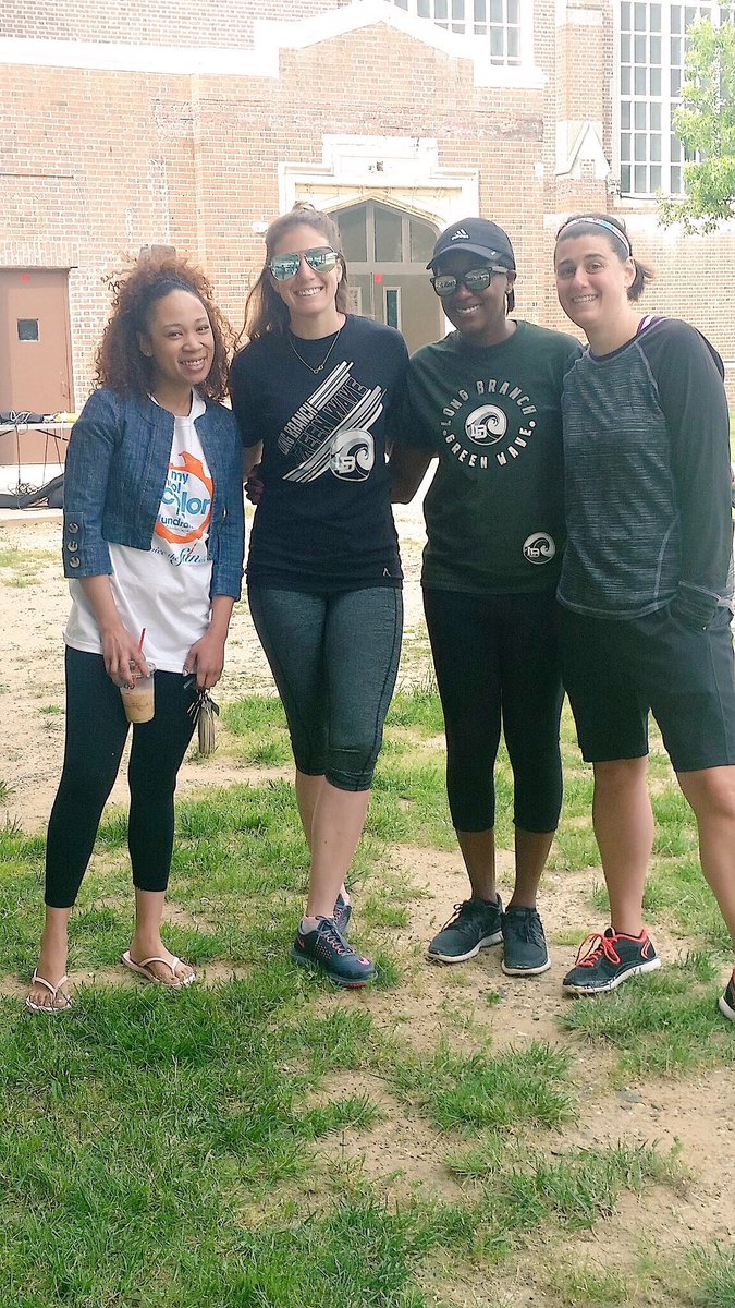 Lawrence_RTI's tweet photo. A little rain 🌦didn't stop our fun at the @LBpublicschools Color Run 2017🏃🏃‍♀️ #wcmm #thecolorcrew #teamGRE @ms_terracciano @BethBehnken https://t.co/JuYjwJpKui