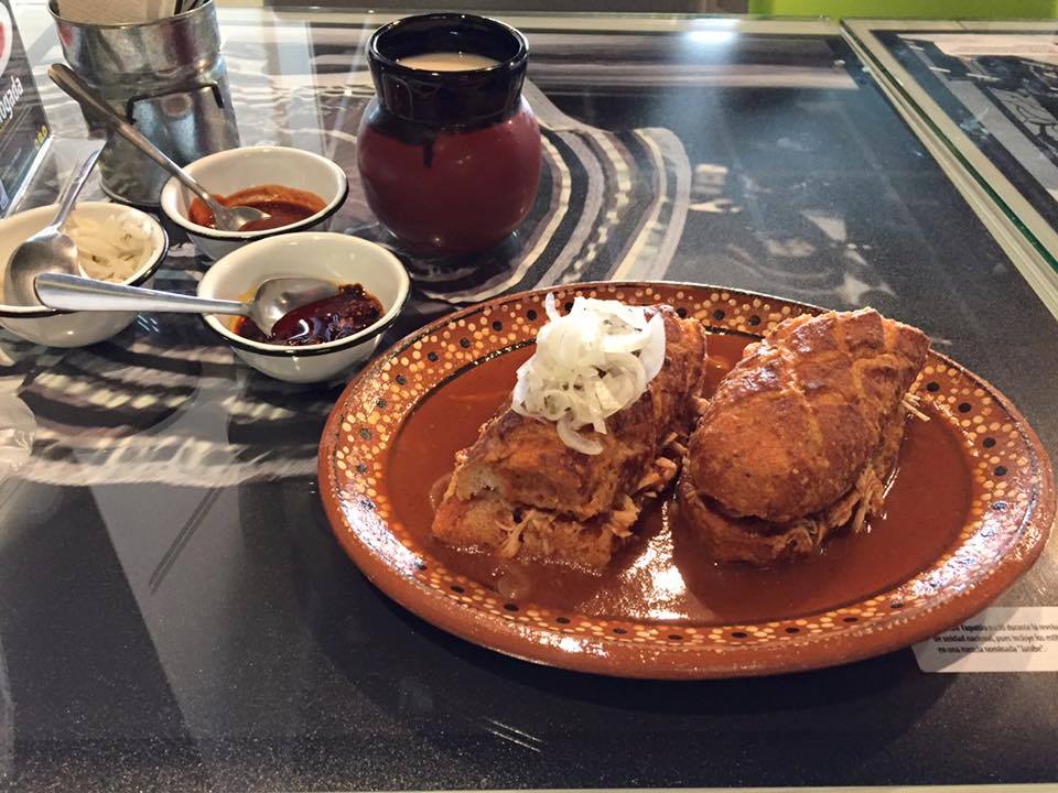 ¿Estás crudo? Te esperamos a partir de las 11am con una deliciosa torta ahogada.