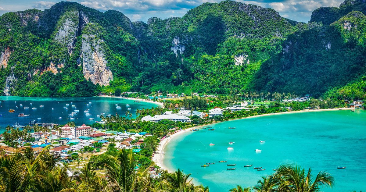 LocationRebel's tweet photo. The World's Most Beautiful Beach Cities Where You Can Live for Dirt Cheap @Thrillist https://t.co/wECAuKKTSv https://t.co/lqupV9Be8N