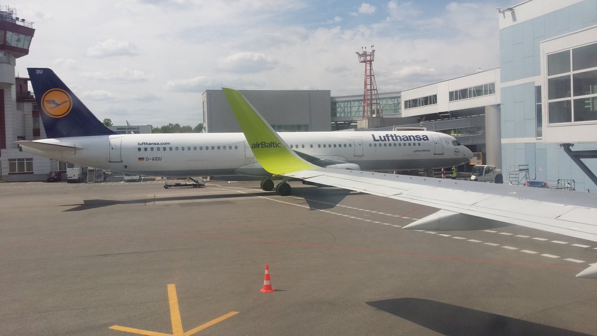 Ze winglet sur <a href="/airBaltic/">airBaltic</a> #BT701 de <a href="/VilniusAirport/">Vilnius Airport</a> à <a href="/ParisAeroport/">Paris Aéroport</a> en Boeing 737-300W <a href="/flight_report/">Flight-Report</a> #PaxEx #avgeek #Travel