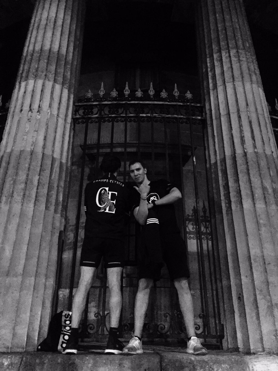 mghebb's tweet photo. La nuit à était courte, la journée sera plus rapide!
#whyirunchampselysees #roadtothefinale #24streetrace #adidas #pureboost DPR https://t.co/qmABdQiyJo