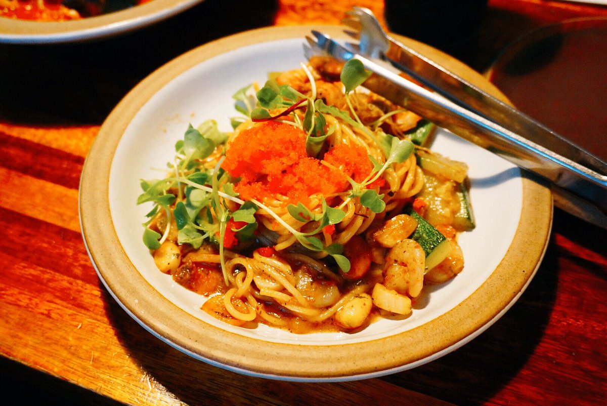 list_yang's tweet image. 연희동/작은나폴리
인생 파스타집이 갱신됐다. 다양한종류의 파스타를 판다. 화덕피자가 주메뉴지만 파스타가 더 인상적인 맛이다. 까르보나라는 이제까지먹었던 크림의 맛과 완전다르다. 오일파스타인 앤초비가 제일 맛있다. 다른메뉴도 궁금한 곳. 자세한건 답글로