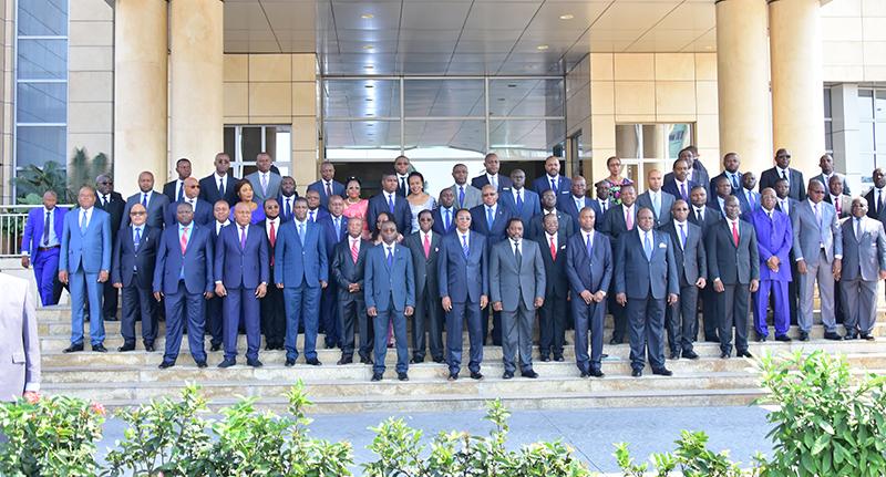 Presidence_RDC's tweet photo. #RDC
Premier Conseil des Ministres du Gouvernement d'union nationale presidé par S.E. #JosephKabila  Pdt de la Rép. https://t.co/Kt0ShUjRjL
