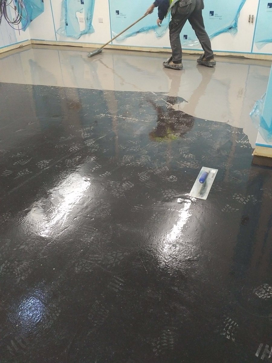 unlimitedfloors's tweet photo. 150 m2 Diamond grind, latience removed, epoxy dpm and topped with NA top system @ARDEXUKFlooring #ardexsystem #screed #flooring πππ https://t.co/rK0PSRtfLI