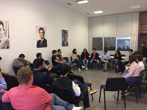 jsdolivera's tweet photo. Nesta manhã, os nossos sub-18 debateram o voto aos 16 anos numa iniciativa da Distrital da JSD de Aveiro! https://t.co/FZE55rteuo