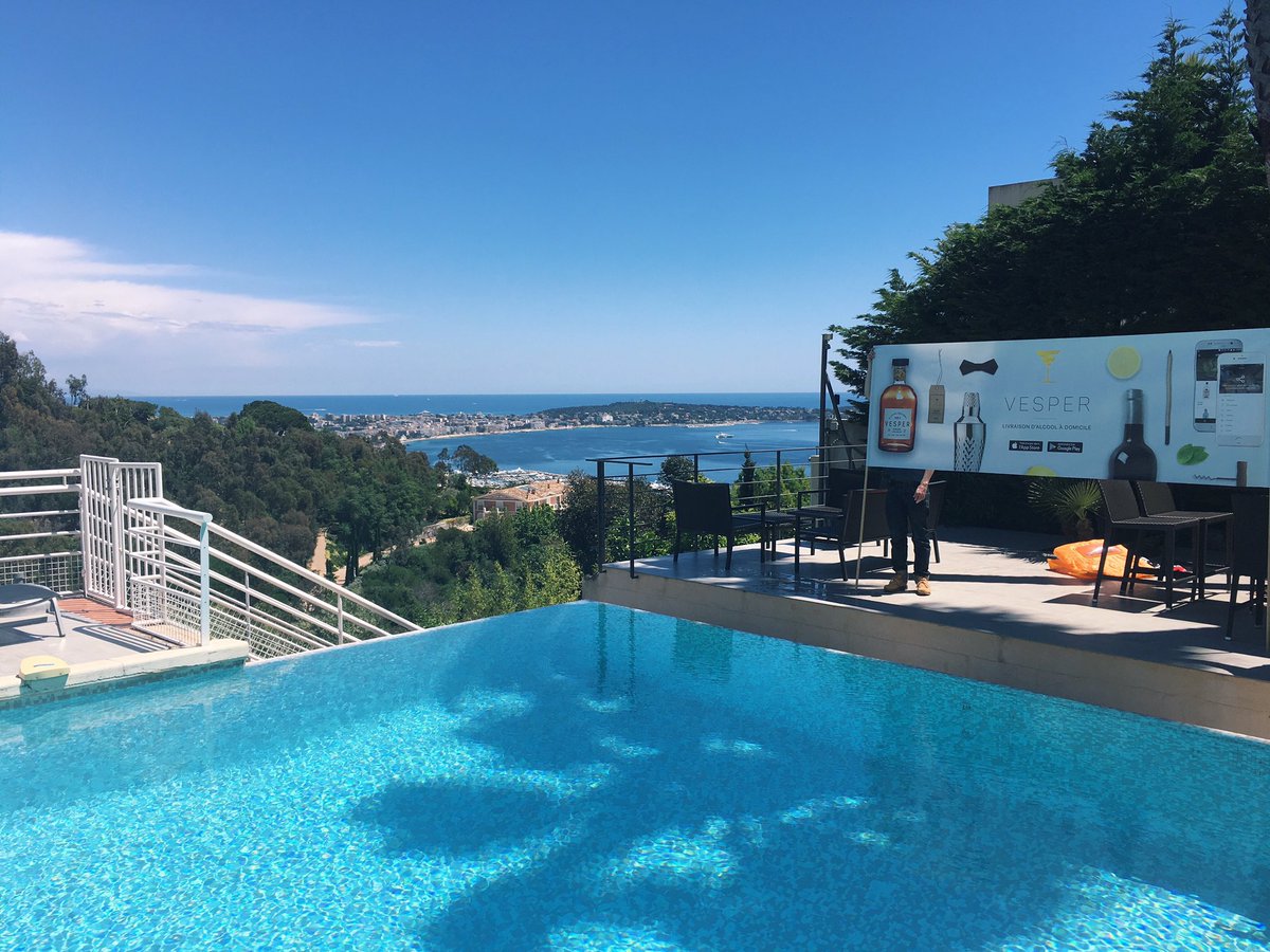 Josss_ette's tweet photo. ☀️ On se retrouve ce soir pour la soirée de lancement de l'appli @vespernow dans les hauteurs de #cannes en partenariat avec @debleuchamp 🥂📱 https://t.co/DZuTBxtCY3
