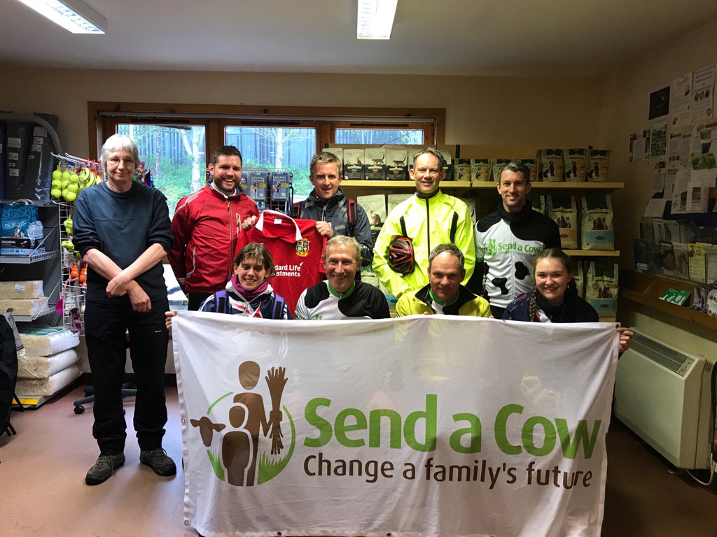 andrew_cobner's tweet photo. Rest break at Thurso  Vets. 20 miles to go! @SendaCow @theBCVA https://t.co/o2NrGb8Fgd