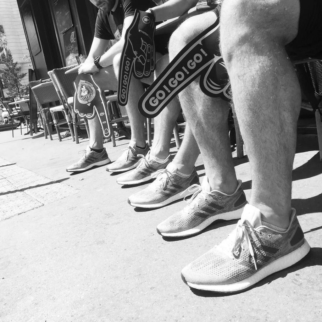 AR_Pigalle's tweet photo. Au carton.
24h de run.
Pigalle.
#whyirunparis #WhyIRunPigalle #adidas #pureboost DPR #24hours #paris #aucarton https://t.co/yFBMAMElTe https://t.co/ClfYZUR5i7