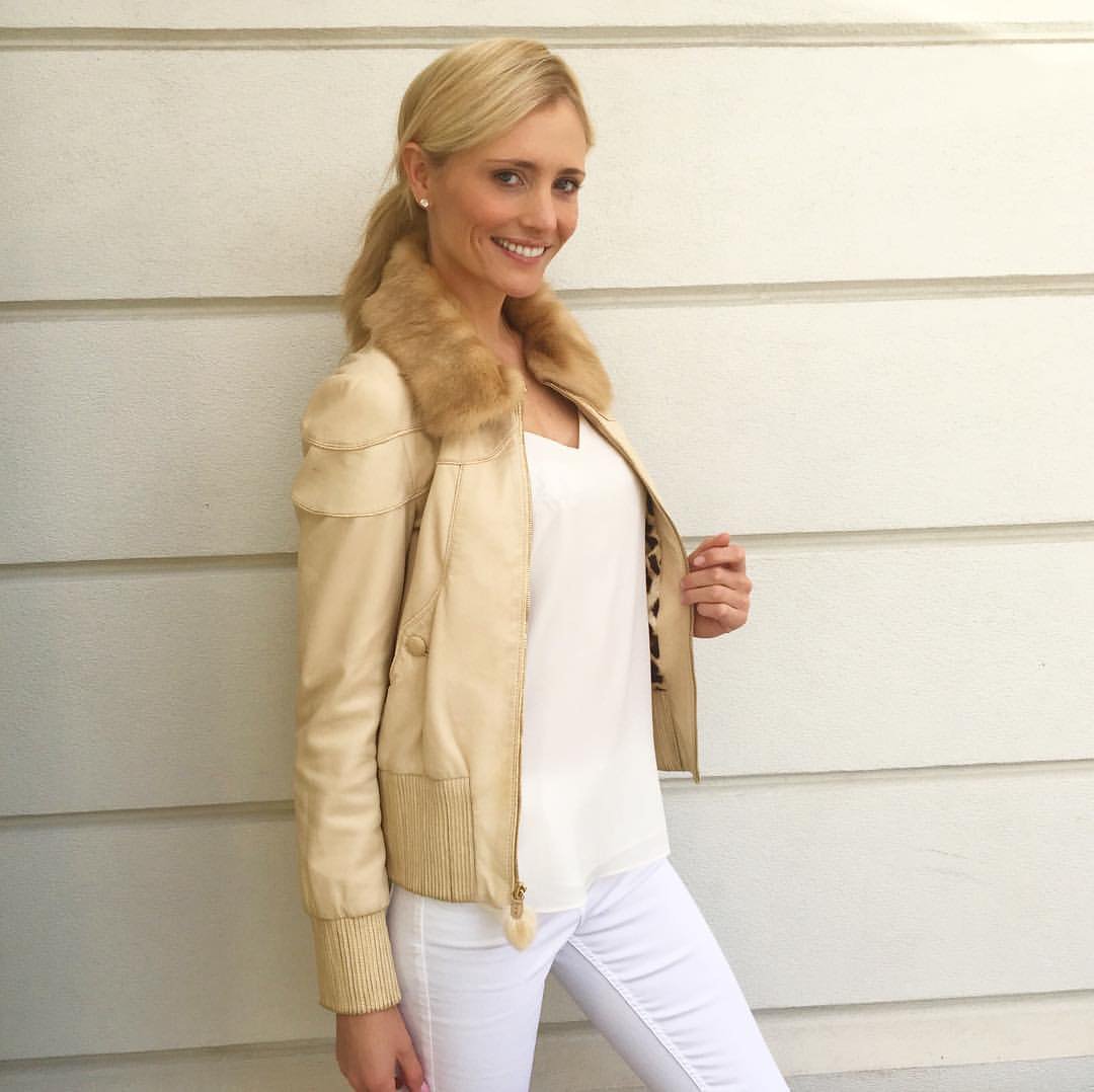 Ik doneer voor het 150 jarig bestaan van het Rode Kruis een leren <a href="/Roberto_Cavalli/">Roberto Cavalli</a> jas. Doe een bod bit.ly/2oVDwV2