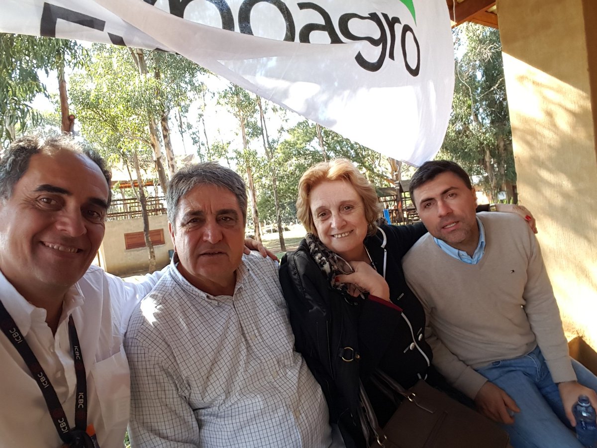 RodrigoRamirezC's tweet photo. Acompañando el gran trabajo de @INTAAgroind @CIDETER_CECMA @SantaFeGlobal en el Harvest day en Sudáfrica @Expoagrocom https://t.co/FNrsk3FnRk