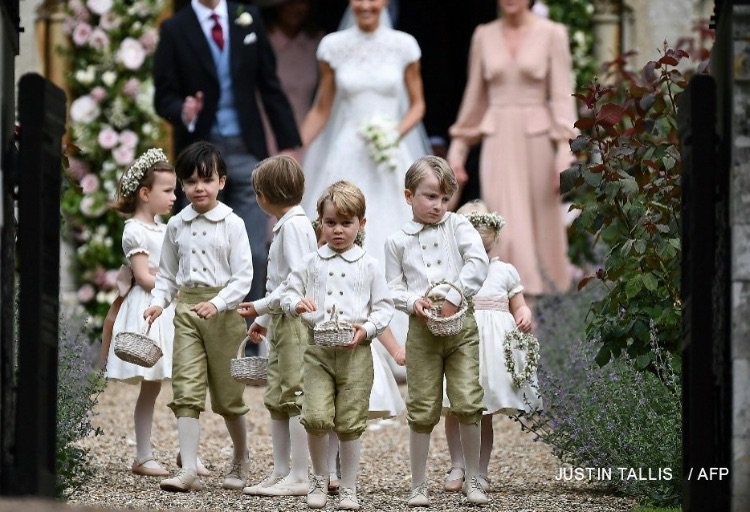 EmmaSzewczak's tweet photo. "Bullingdon Club: The Early Years" #PippasWedding https://t.co/HXcdstVla9