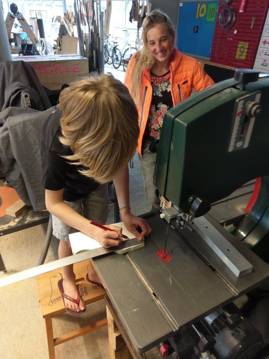 WALHALLAb_NL's tweet photo. Hiero. In #Zutphen. Trouwens..elke dag maakdag, elke week #maakweek, elke maand maakmaand. It's in our DNA. #makerspace https://t.co/nOSPUbdXb6
