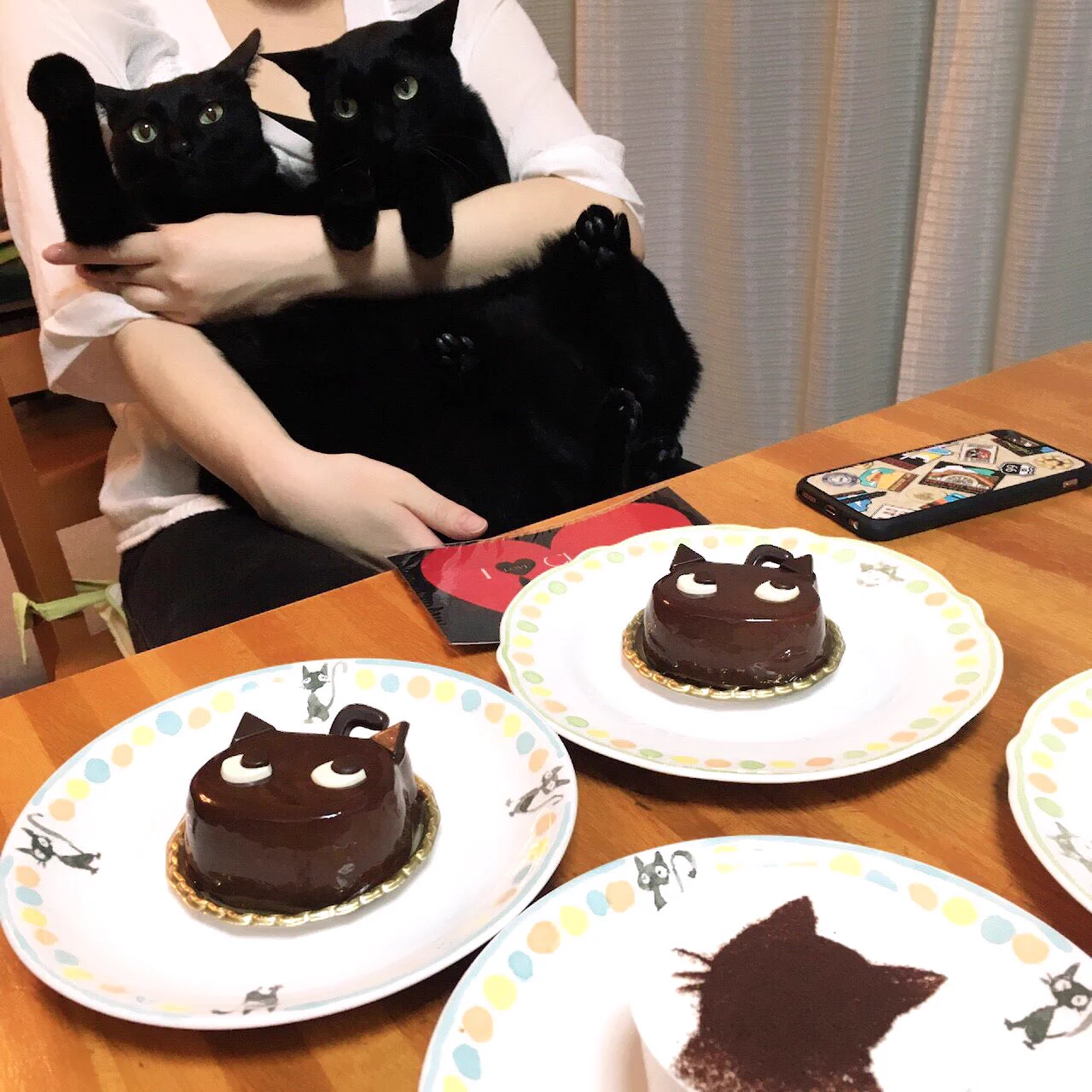 大阪の「シャノワール」！黒猫ケーキがかわいすぎてやばいｗｗｗ