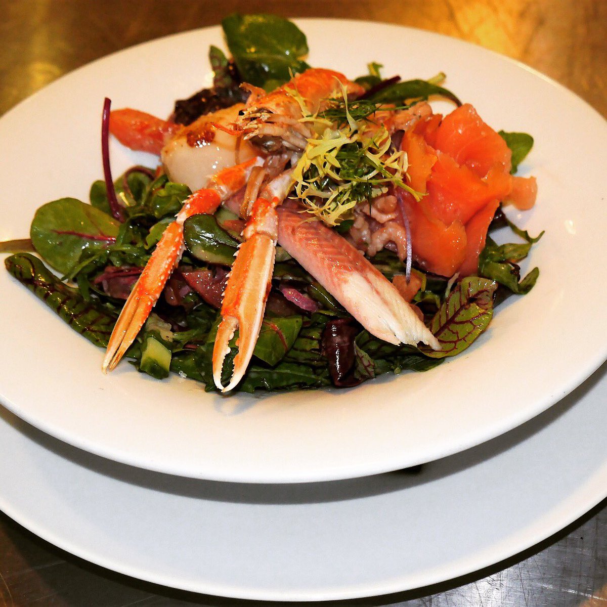 Heb jij onze Salade Noordzee met dagverse en duurzame vissoorten al eens geproefd? Ontdek dit en ander lekkers: riversalkmaar.nl