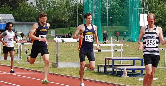 LondonHeathside's tweet photo. #clubrivalry in action last weekend. https://t.co/mb4vN12A5X