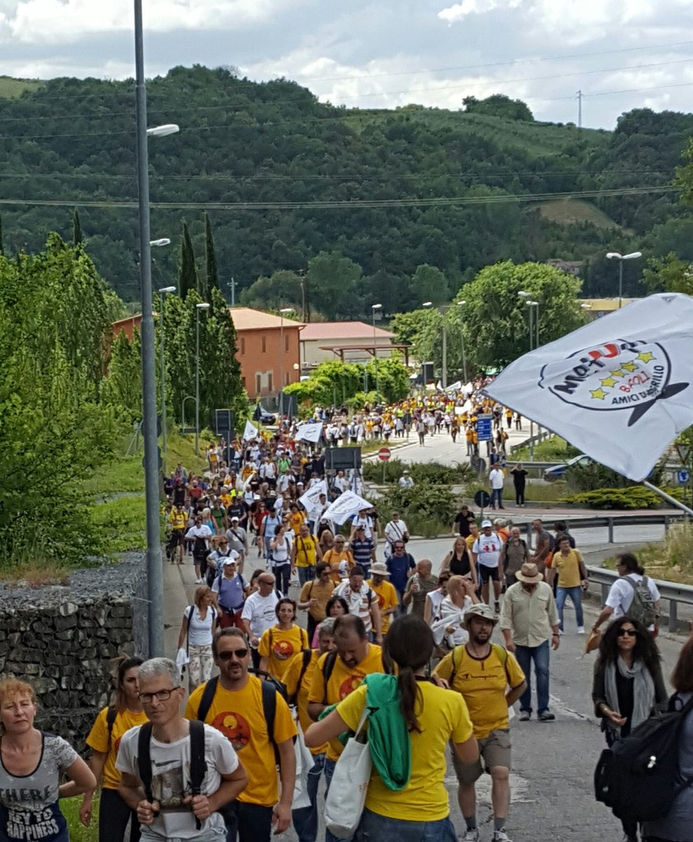 MarcoPiazza72's tweet photo. Tantissimi in marcia per il #REDDITODICITTADINANZA https://t.co/hYPxfmdN5Y