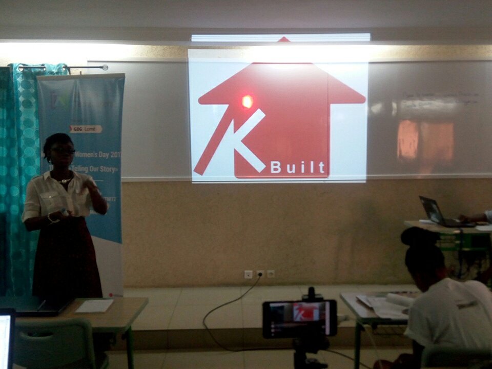 GDGLome's tweet photo. #KBuilt, une application d'@akpedze228  qui vous permet de géolocaliser les matériaux locaux de construction.
#IWD17 #WTM17 #WTMLOME #TGTECH https://t.co/PjLXETVrnQ