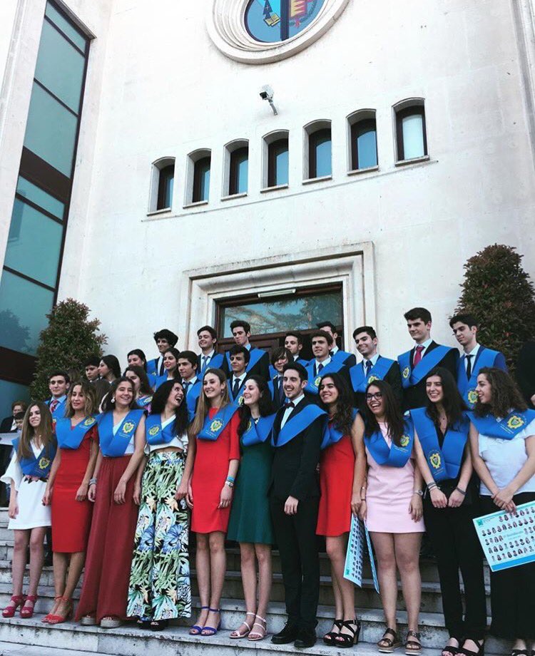 berr_cp's tweet photo. 🎓🎓🎓👋📚🏫💘
#economiafans #noletras #sícienciasociales https://t.co/byJlU7teBS