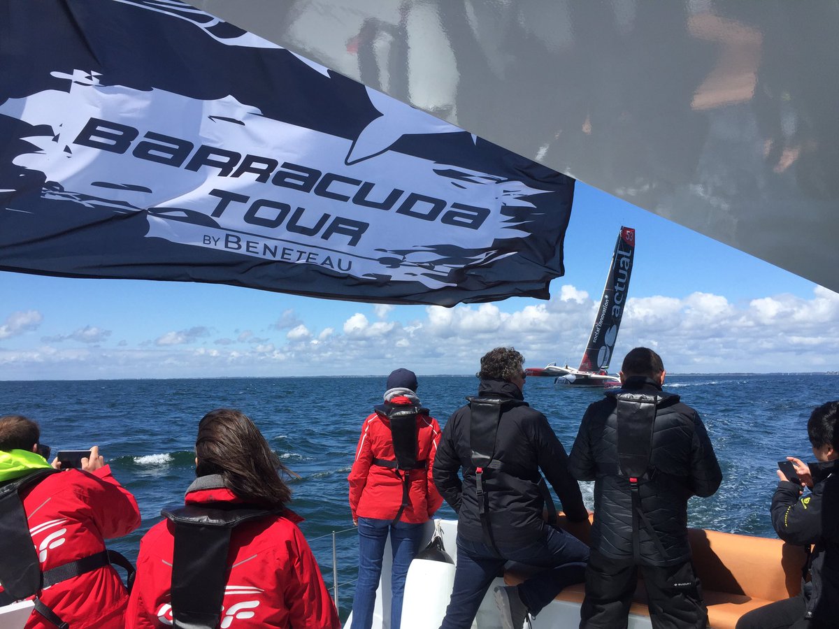 desjoyeaux's tweet photo. @Suzuki Je crois qu'on va se faire déventer ! Barracuda Tour 2017 Le Crouesty @BENETEAU_France @TeamACTUAL https://t.co/rUCaFC2A1p