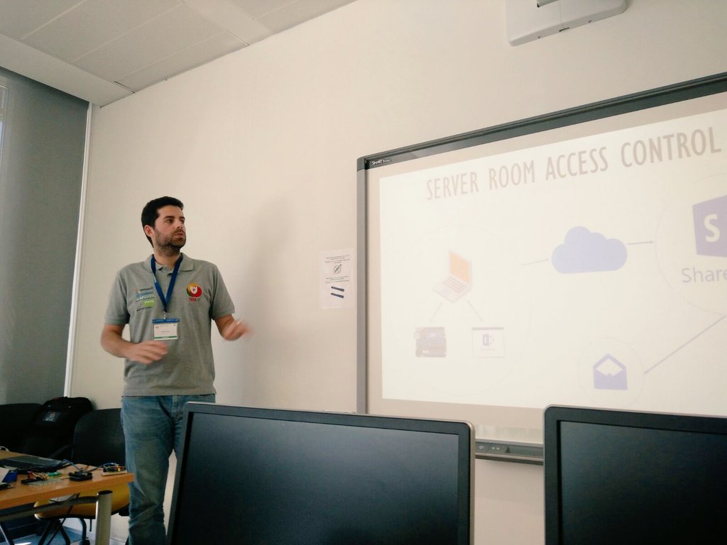 SharePointCoPCS's tweet photo. RT Joao12Ferreira: #SharePoint and #IOT with #Powerapps at #tugait #SPFx https://t.co/GOP736h1Wm