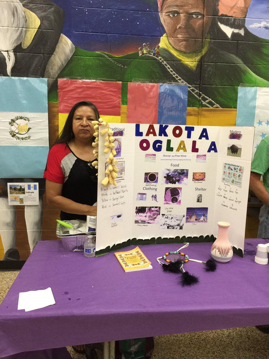 AMDavisElem's tweet photo. Cultures of Davis-celebrating our families #whateverittakes #oneccps https://t.co/25QpejFXwP