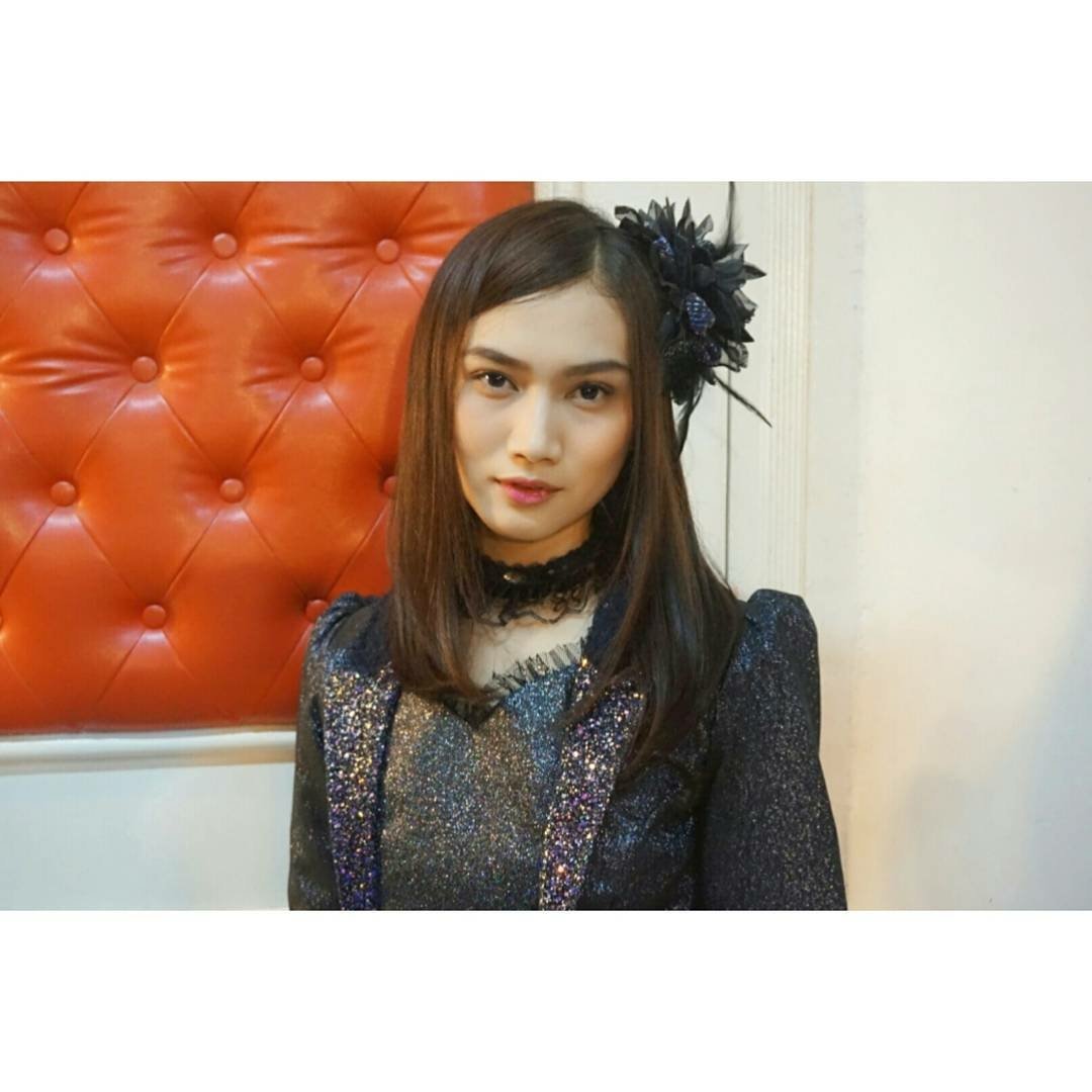 PUBGYZ520's tweet photo. Instagram @melodyJKT48 : #JKT48 #Theater #TeamJsedangJatuhCinta #UnitSong #Faint #MelodyJKT48 #KinalJKT48 #DellaJKT48 https://t.co/3vWGtQy3SJ