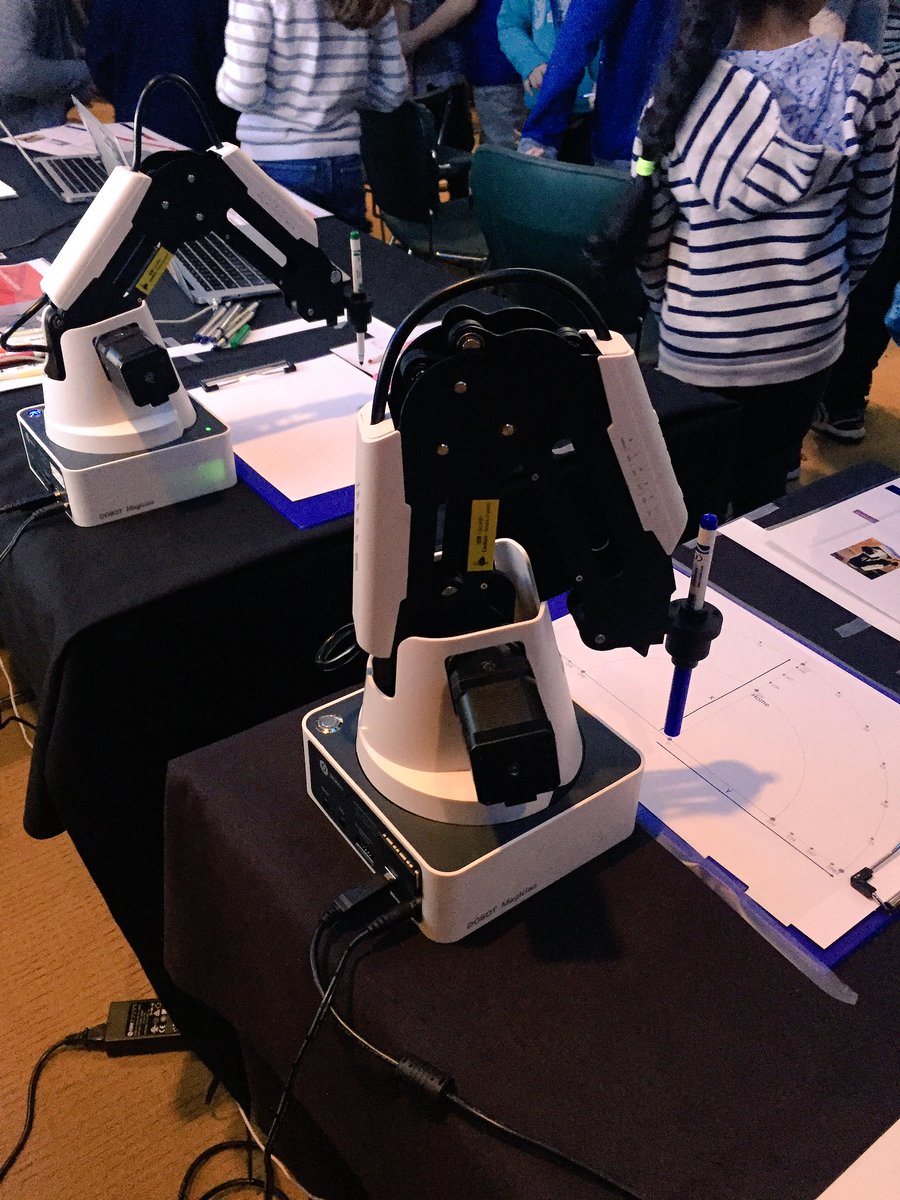 _andreeaionescu's tweet image. Showing kids how machines work @Stemettes @BofAML #dobot #roboticarms #codingweekend