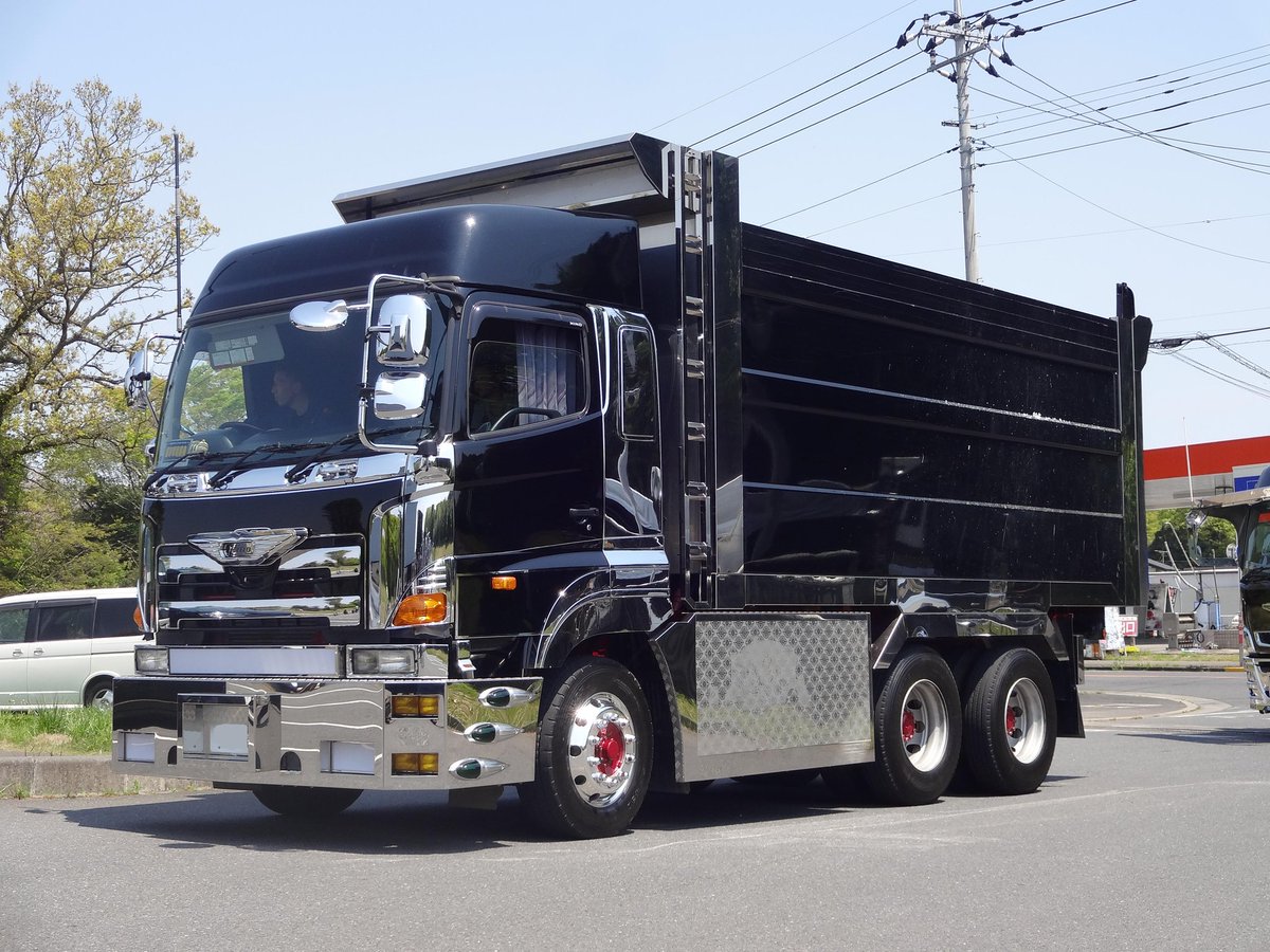 Twitter 上的 ビッグサム 旧型 国際環境開発 デカ箱ダンプ軍団の入場シーン 今年は台数が一気に増えてデカ箱が何台も入ってくる迫力に圧倒されっぱなしだった T Co Sib5ztppki Twitter