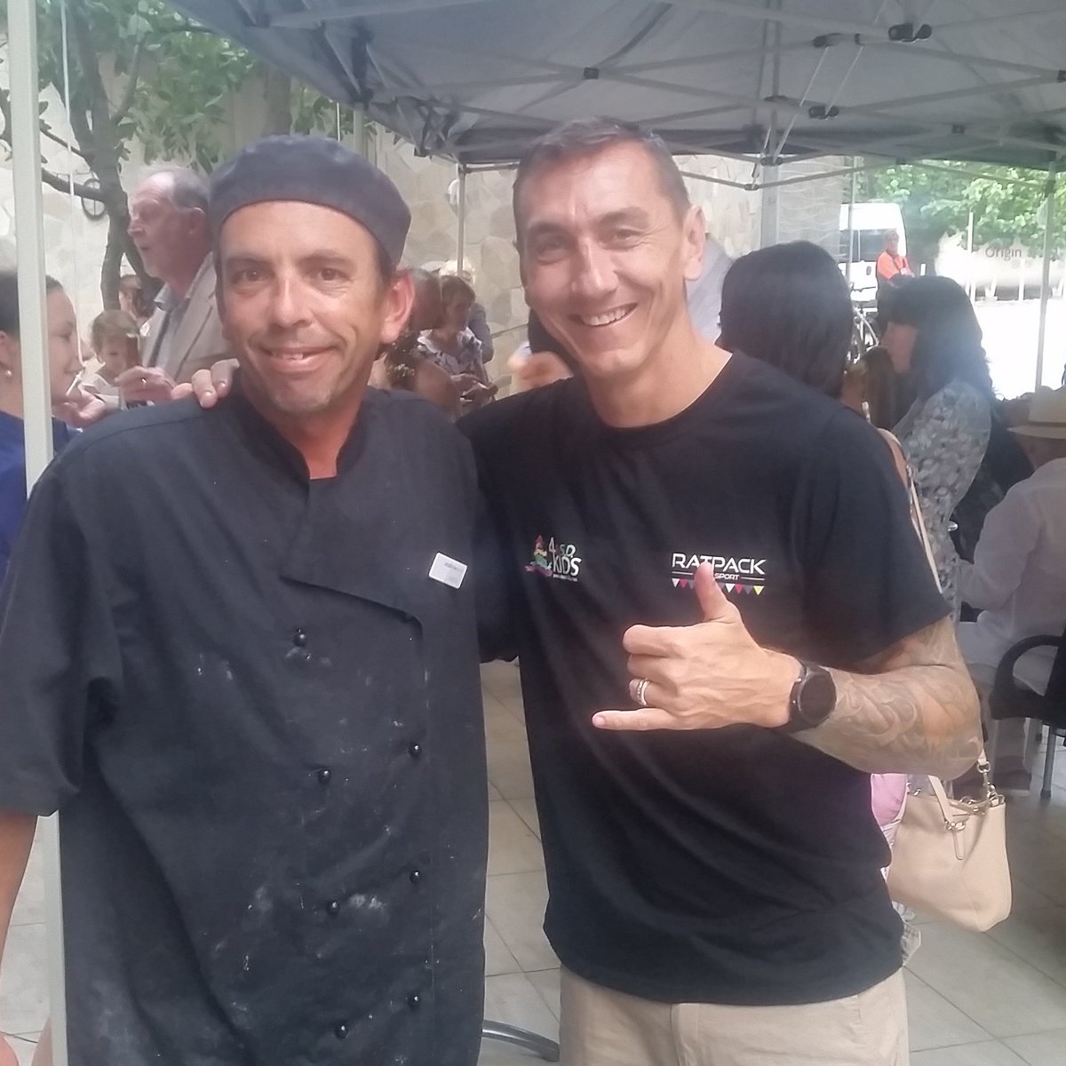 polly1976's tweet photo. Was nice to meet @mat_rogers6 today at the @StraddieHotel nice guy thanks for the picπ #racestraddie @StraddieTri #visitstraddie https://t.co/1dBLhGkAEQ